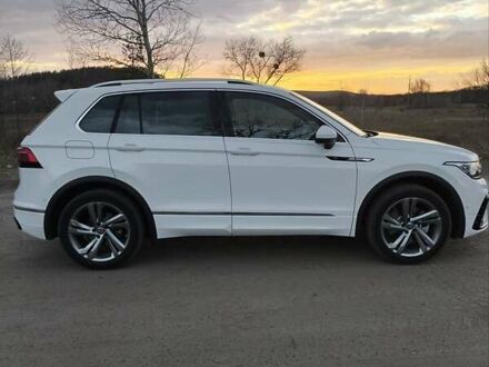 Фольксваген Тігуан 2023 у Краматорске на Automoto.ua Білий Фольксваген Тігуан, об'ємом двигуна 1.98 л та пробігом 2 тис. км за 45000 $, фото 1 на Automoto.ua