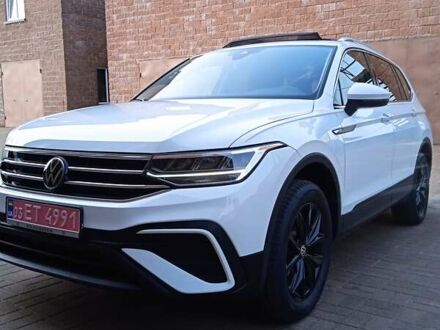 Фольксваген Тигуан 2024 в Костополе на Automoto.ua Белый Фольксваген Тигуан, объемом двигателя 1.98 л и пробегом 9 тыс. км за 27400 $, фото 1 на Automoto.ua