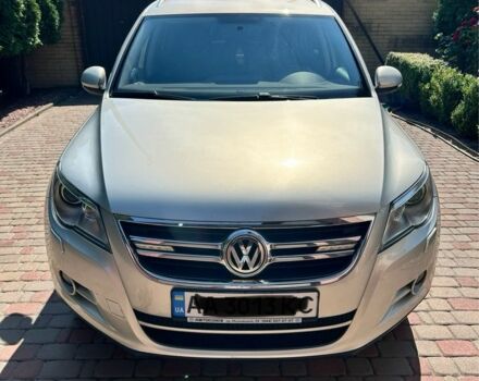 Бежевий Фольксваген Тігуан, об'ємом двигуна 2 л та пробігом 193 тис. км за 12300 $, фото 1 на Automoto.ua
