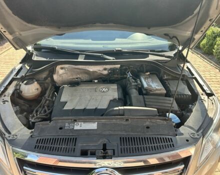 Бежевий Фольксваген Тігуан, об'ємом двигуна 2 л та пробігом 193 тис. км за 12300 $, фото 6 на Automoto.ua