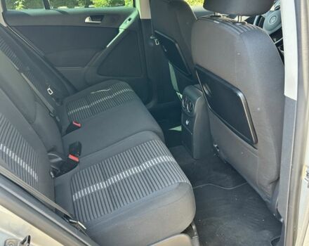 Бежевий Фольксваген Тігуан, об'ємом двигуна 2 л та пробігом 193 тис. км за 12300 $, фото 4 на Automoto.ua