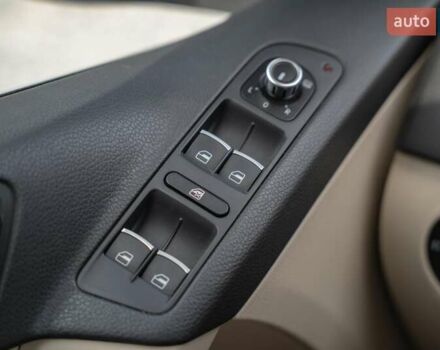 Бежевый Фольксваген Тигуан, объемом двигателя 1.98 л и пробегом 197 тыс. км за 12300 $, фото 13 на Automoto.ua