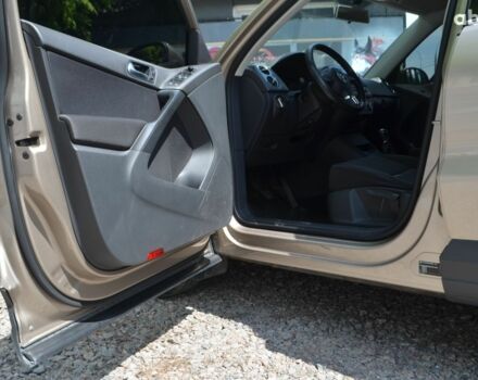 Бежевий Фольксваген Тігуан, об'ємом двигуна 1.4 л та пробігом 211 тис. км за 11500 $, фото 12 на Automoto.ua