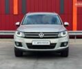 Бежевий Фольксваген Тігуан, об'ємом двигуна 1.99 л та пробігом 208 тис. км за 13990 $, фото 2 на Automoto.ua