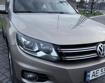 Бежевый Фольксваген Тигуан, объемом двигателя 1.97 л и пробегом 335 тыс. км за 16000 $, фото 3 на Automoto.ua