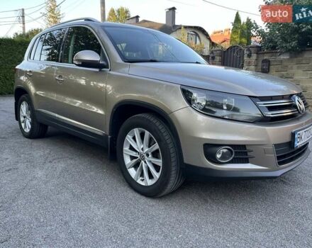 Бежевый Фольксваген Тигуан, объемом двигателя 1.97 л и пробегом 187 тыс. км за 16800 $, фото 2 на Automoto.ua