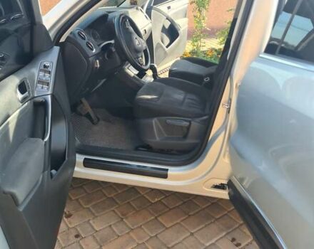 Бежевый Фольксваген Тигуан, объемом двигателя 1.97 л и пробегом 334 тыс. км за 13354 $, фото 14 на Automoto.ua