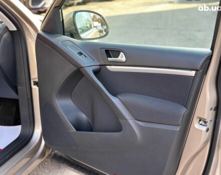 Бежевый Фольксваген Тигуан, объемом двигателя 2 л и пробегом 130 тыс. км за 17940 $, фото 43 на Automoto.ua