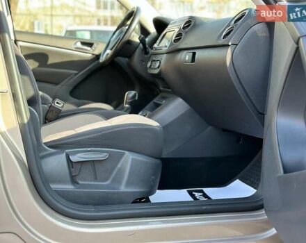 Бежевый Фольксваген Тигуан, объемом двигателя 2 л и пробегом 130 тыс. км за 17940 $, фото 42 на Automoto.ua