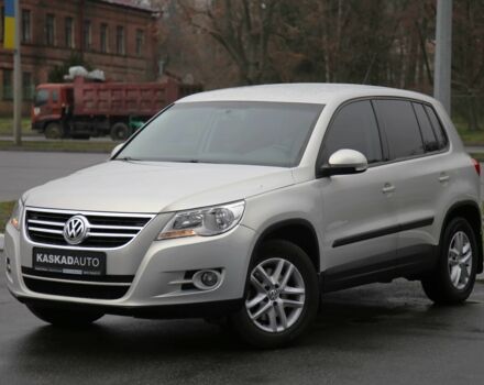 Бежевий Фольксваген Тігуан, об'ємом двигуна 2 л та пробігом 152 тис. км за 10500 $, фото 1 на Automoto.ua
