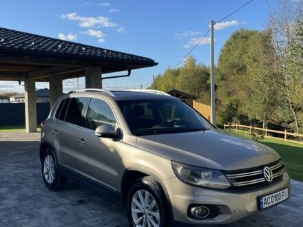 Бежевий Фольксваген Тігуан, об'ємом двигуна 2 л та пробігом 240 тис. км за 13000 $, фото 1 на Automoto.ua