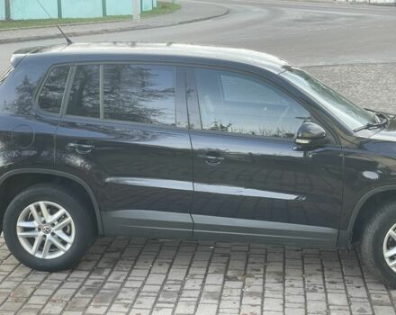 Черный Фольксваген Тигуан, объемом двигателя 2 л и пробегом 180 тыс. км за 8200 $, фото 1 на Automoto.ua