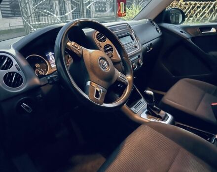 Черный Фольксваген Тигуан, объемом двигателя 2 л и пробегом 185 тыс. км за 9999 $, фото 5 на Automoto.ua