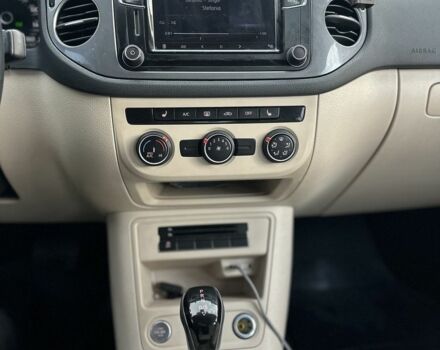 Черный Фольксваген Тигуан, объемом двигателя 2 л и пробегом 107 тыс. км за 13600 $, фото 17 на Automoto.ua