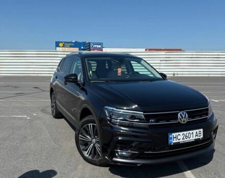 Черный Фольксваген Тигуан, объемом двигателя 2 л и пробегом 160 тыс. км за 24200 $, фото 1 на Automoto.ua