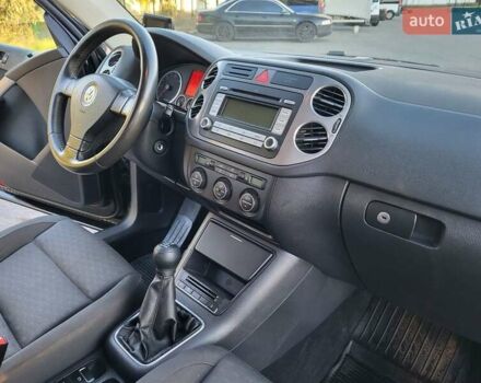 Черный Фольксваген Тигуан, объемом двигателя 1.97 л и пробегом 290 тыс. км за 9899 $, фото 137 на Automoto.ua