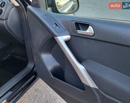 Черный Фольксваген Тигуан, объемом двигателя 1.97 л и пробегом 290 тыс. км за 9899 $, фото 130 на Automoto.ua