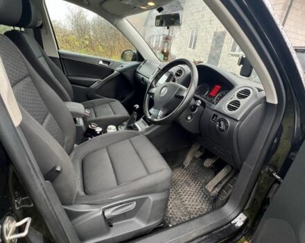 Черный Фольксваген Тигуан, объемом двигателя 2 л и пробегом 235 тыс. км за 4766 $, фото 6 на Automoto.ua