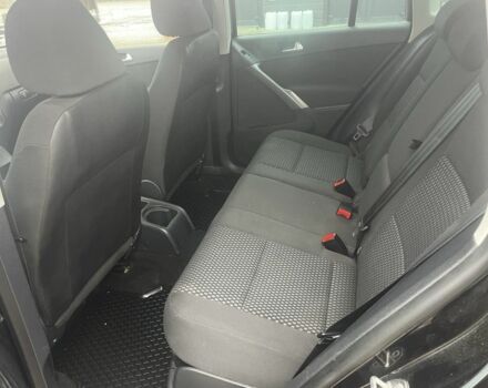 Чорний Фольксваген Тігуан, об'ємом двигуна 2 л та пробігом 280 тис. км за 4663 $, фото 5 на Automoto.ua