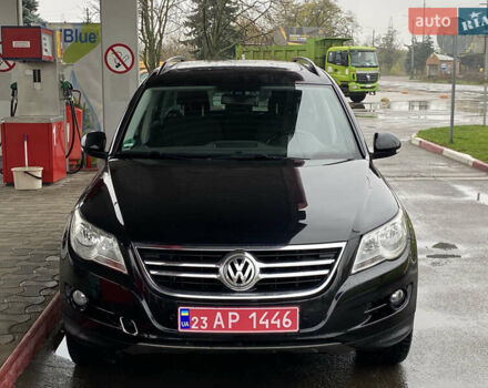 Черный Фольксваген Тигуан, объемом двигателя 1.4 л и пробегом 183 тыс. км за 9300 $, фото 2 на Automoto.ua