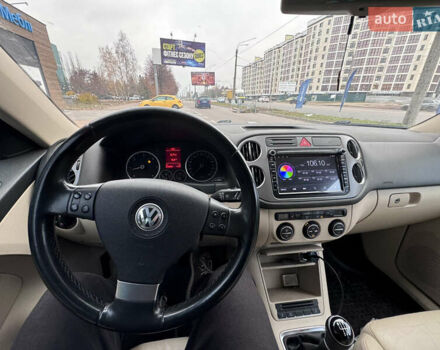 Черный Фольксваген Тигуан, объемом двигателя 2 л и пробегом 275 тыс. км за 9900 $, фото 10 на Automoto.ua