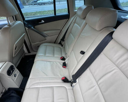 Черный Фольксваген Тигуан, объемом двигателя 2 л и пробегом 275 тыс. км за 9900 $, фото 12 на Automoto.ua