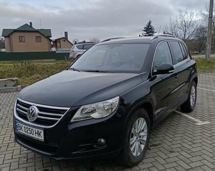 Чорний Фольксваген Тігуан, об'ємом двигуна 1.4 л та пробігом 292 тис. км за 8900 $, фото 1 на Automoto.ua