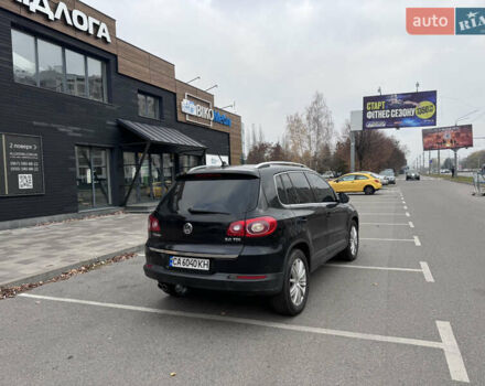 Черный Фольксваген Тигуан, объемом двигателя 2 л и пробегом 275 тыс. км за 9900 $, фото 7 на Automoto.ua