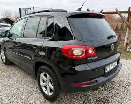 Черный Фольксваген Тигуан, объемом двигателя 2 л и пробегом 285 тыс. км за 2700 $, фото 3 на Automoto.ua