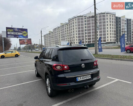 Черный Фольксваген Тигуан, объемом двигателя 2 л и пробегом 275 тыс. км за 9900 $, фото 8 на Automoto.ua