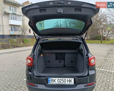 Чорний Фольксваген Тігуан, об'ємом двигуна 1.4 л та пробігом 292 тис. км за 8900 $, фото 11 на Automoto.ua