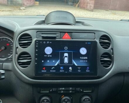 Черный Фольксваген Тигуан, объемом двигателя 2 л и пробегом 380 тыс. км за 8499 $, фото 1 на Automoto.ua