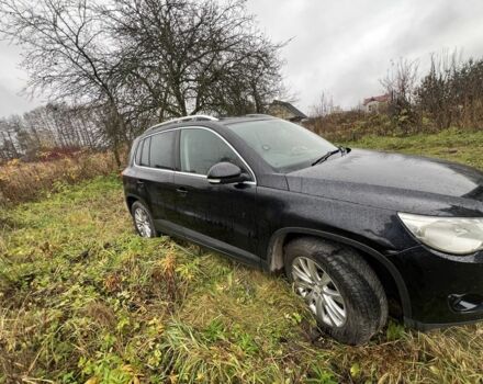 Черный Фольксваген Тигуан, объемом двигателя 2 л и пробегом 235 тыс. км за 4766 $, фото 3 на Automoto.ua