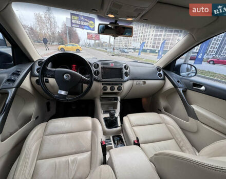 Черный Фольксваген Тигуан, объемом двигателя 2 л и пробегом 275 тыс. км за 9900 $, фото 11 на Automoto.ua