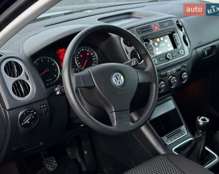 Чорний Фольксваген Тігуан, об'ємом двигуна 1.4 л та пробігом 211 тис. км за 8900 $, фото 23 на Automoto.ua