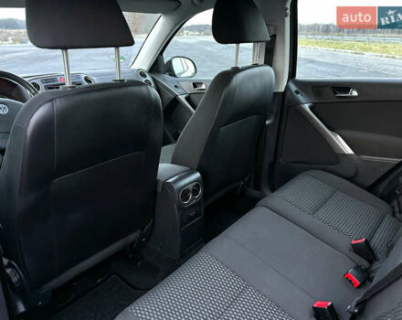 Чорний Фольксваген Тігуан, об'ємом двигуна 1.4 л та пробігом 211 тис. км за 8900 $, фото 40 на Automoto.ua