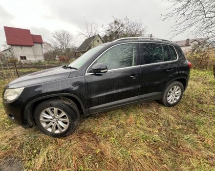 Черный Фольксваген Тигуан, объемом двигателя 2 л и пробегом 235 тыс. км за 4766 $, фото 1 на Automoto.ua