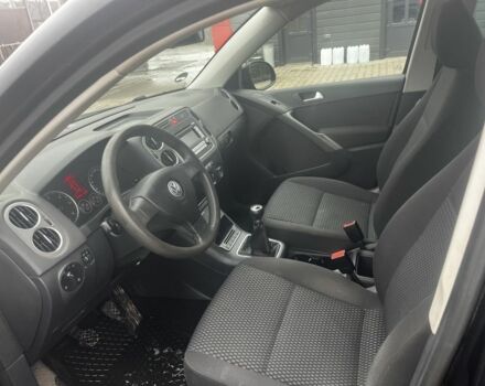 Черный Фольксваген Тигуан, объемом двигателя 2 л и пробегом 282 тыс. км за 4664 $, фото 4 на Automoto.ua