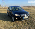 Чорний Фольксваген Тігуан, об'ємом двигуна 2 л та пробігом 286 тис. км за 11200 $, фото 1 на Automoto.ua