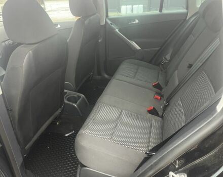 Черный Фольксваген Тигуан, объемом двигателя 2 л и пробегом 282 тыс. км за 4664 $, фото 5 на Automoto.ua