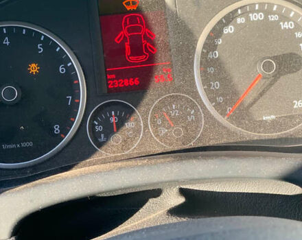 Черный Фольксваген Тигуан, объемом двигателя 1.39 л и пробегом 232 тыс. км за 7950 $, фото 15 на Automoto.ua