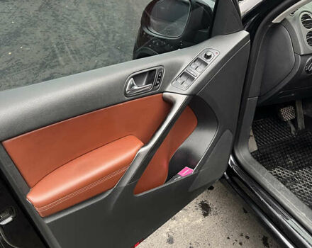 Черный Фольксваген Тигуан, объемом двигателя 1.98 л и пробегом 245 тыс. км за 9400 $, фото 19 на Automoto.ua