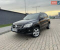 Чорний Фольксваген Тігуан, об'ємом двигуна 2 л та пробігом 290 тис. км за 10200 $, фото 4 на Automoto.ua
