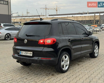 Чорний Фольксваген Тігуан, об'ємом двигуна 2 л та пробігом 290 тис. км за 10200 $, фото 12 на Automoto.ua
