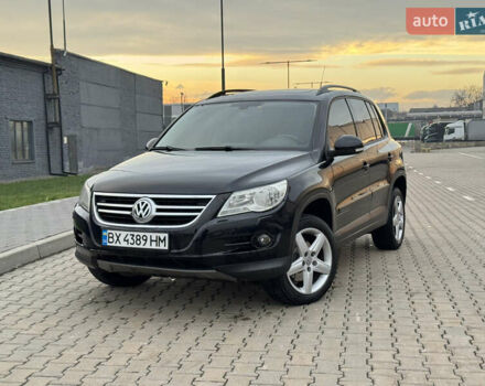 Чорний Фольксваген Тігуан, об'ємом двигуна 2 л та пробігом 290 тис. км за 10200 $, фото 1 на Automoto.ua
