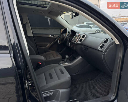 Чорний Фольксваген Тігуан, об'ємом двигуна 2 л та пробігом 290 тис. км за 10200 $, фото 32 на Automoto.ua