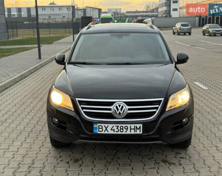 Чорний Фольксваген Тігуан, об'ємом двигуна 2 л та пробігом 290 тис. км за 10200 $, фото 7 на Automoto.ua