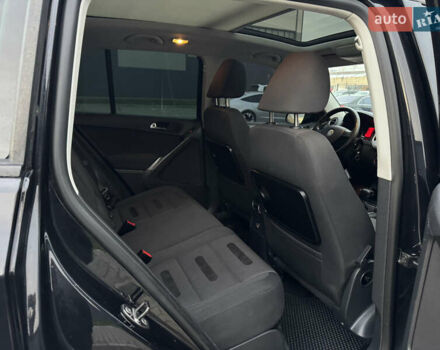 Чорний Фольксваген Тігуан, об'ємом двигуна 2 л та пробігом 290 тис. км за 10200 $, фото 31 на Automoto.ua
