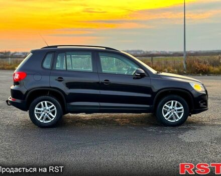 Чорний Фольксваген Тігуан, об'ємом двигуна 1.4 л та пробігом 121 тис. км за 9700 $, фото 4 на Automoto.ua