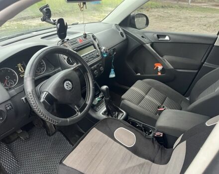 Черный Фольксваген Тигуан, объемом двигателя 2 л и пробегом 353 тыс. км за 6500 $, фото 3 на Automoto.ua